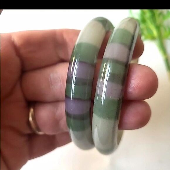 Vintage Lucite Bangle Bracelet sz L XL 2.75"D - Picture 3 of 3